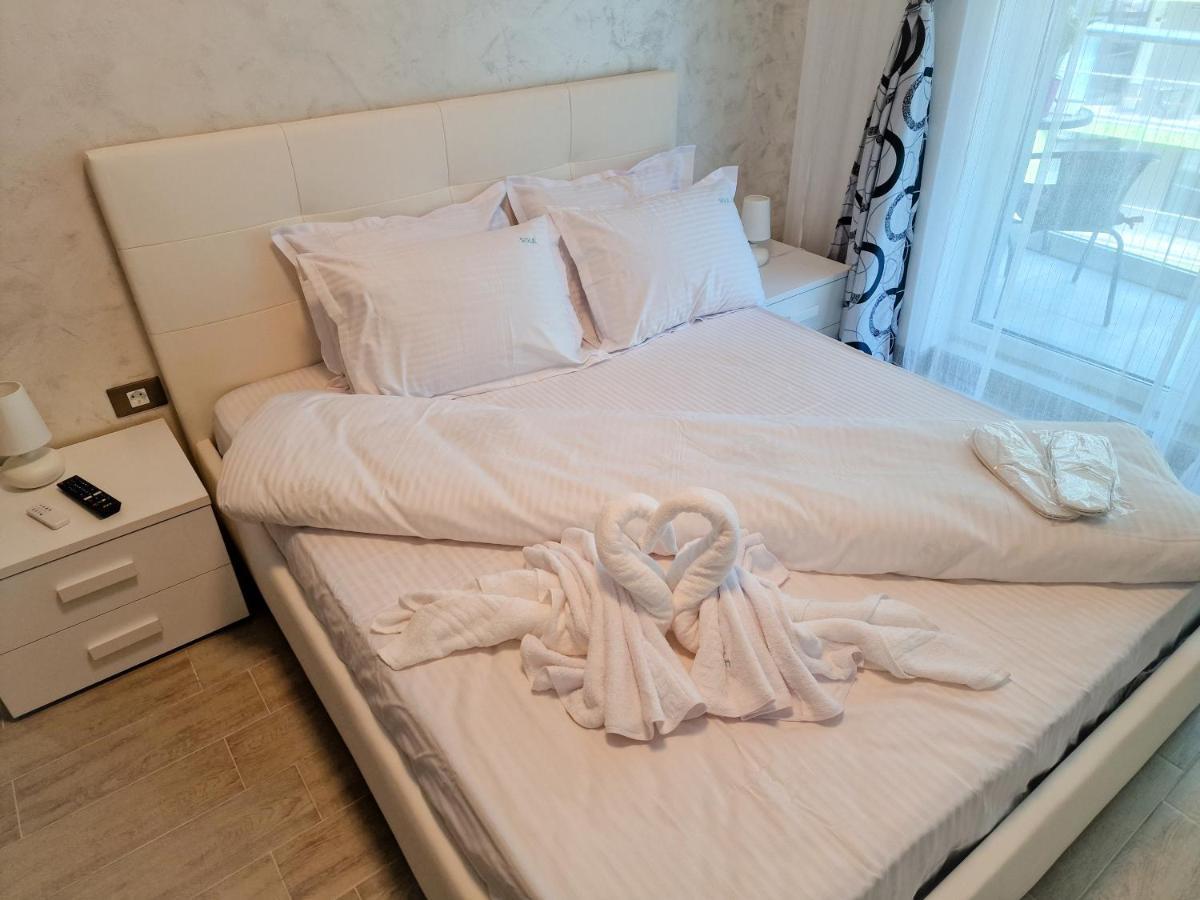 Sole Aparthotel Pool & Spa Mamaia Nord Navodari Exterior photo